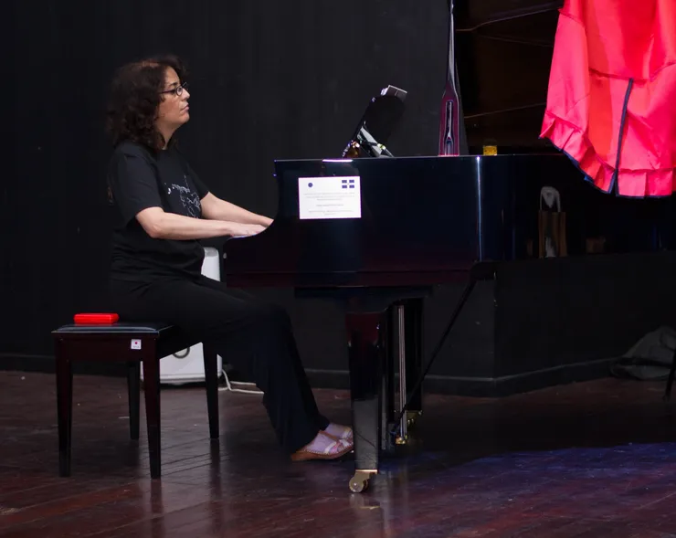 rs=w_740,cg_true,m (12)