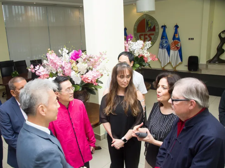 rs=w_740,cg_true,m (6)