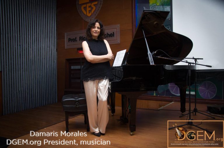 IMG_798 Damaris at Piano on stage DR cleaned 0